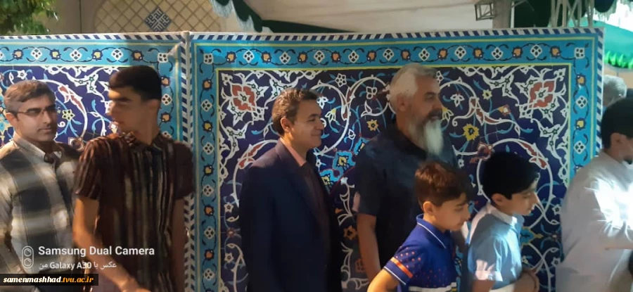 به مناسبت دهه کرامت زیارت دانشجویی به همراه ریاست محترم مرکز با حضور دانشجویان در حرم رضوی برگزار گردید. 3